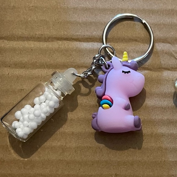 Unicorn lucky tears Keychain - Picture 2 of 5